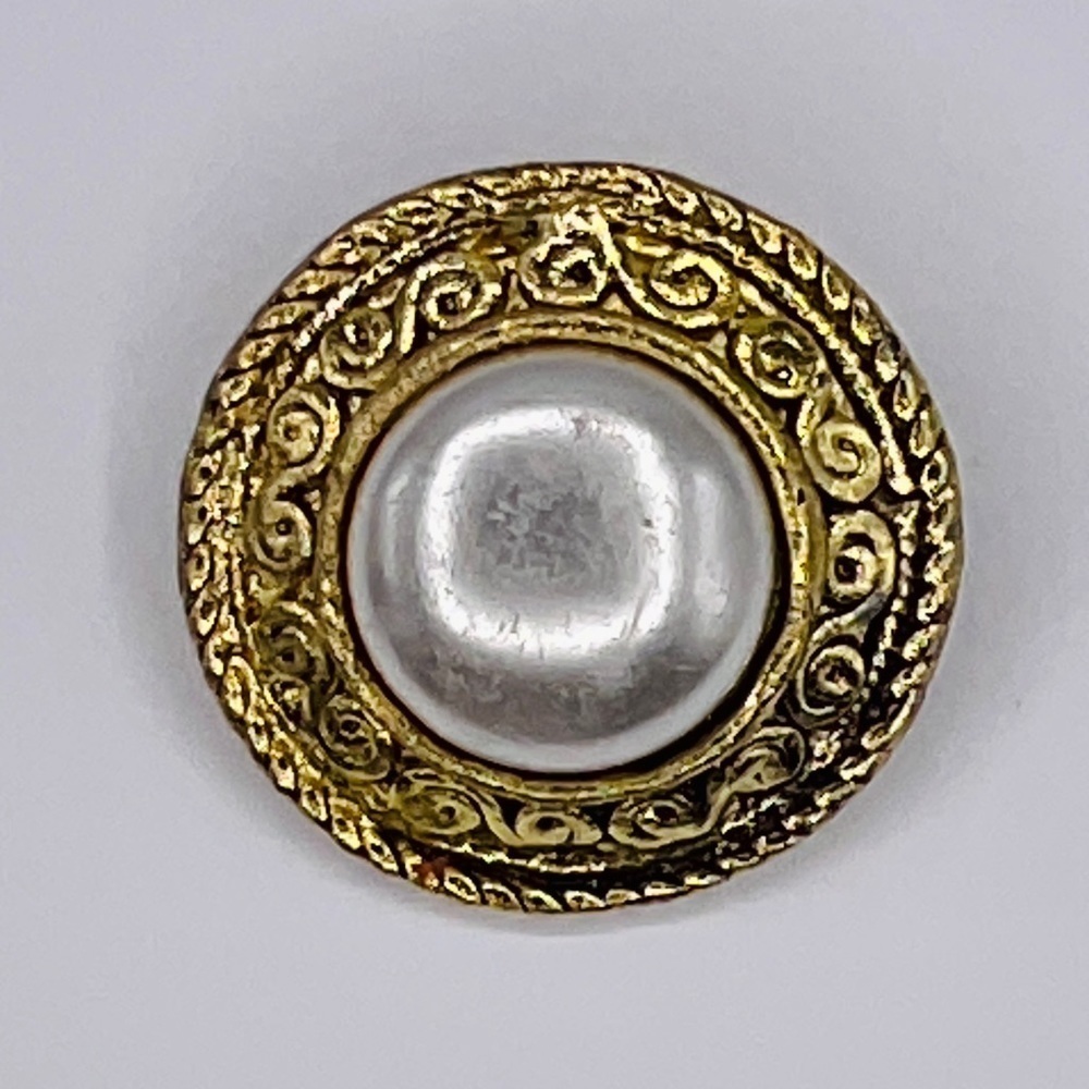 VINTAGE Brooch Large Faux Pearl Center Gold Tone Scroll Estate Round Domed 1”